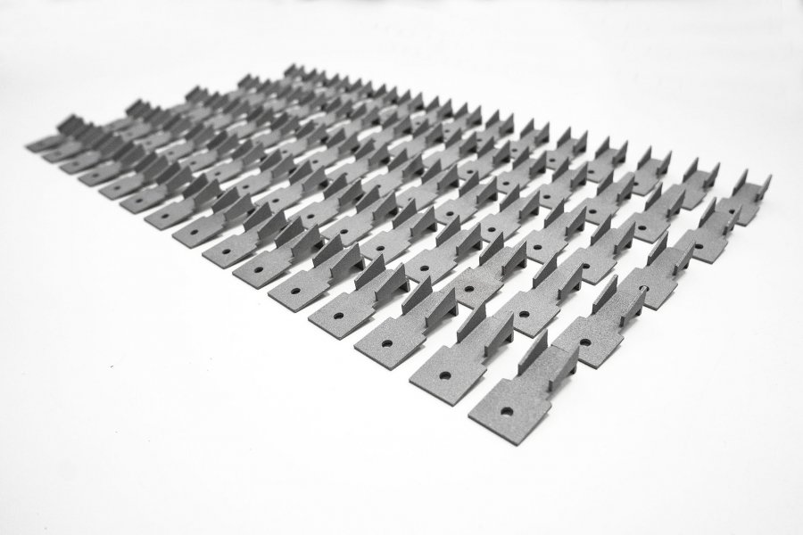 Metal mounting elements