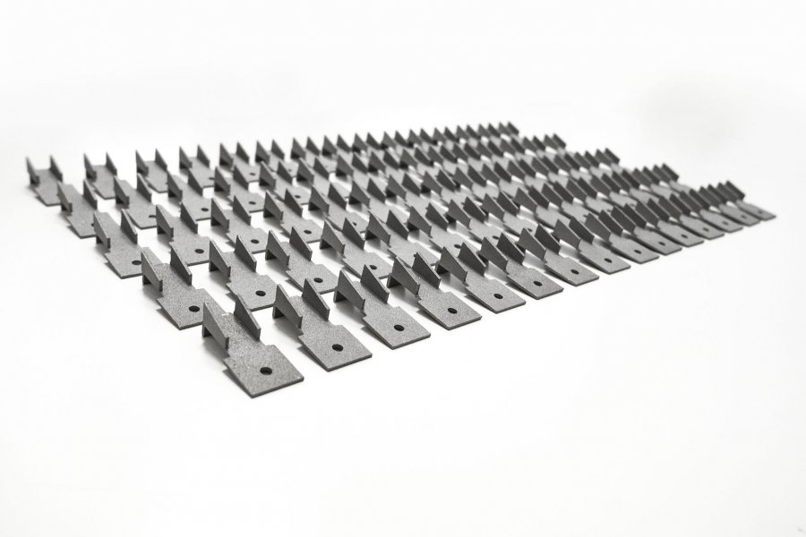 Metal mounting elements